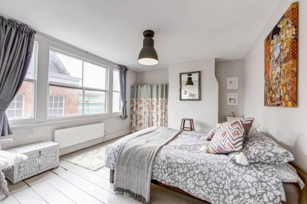 Heart Of The Beautiful Old Town Apartment Hastings Exterior photo